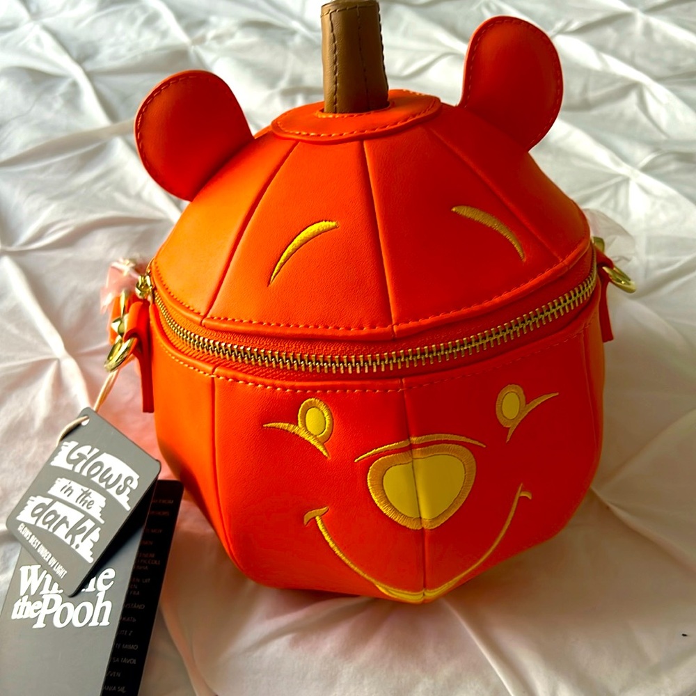 Loungefly Winnie the Pooh Pumpkin Crossbody BNWT, glow in the dark!
